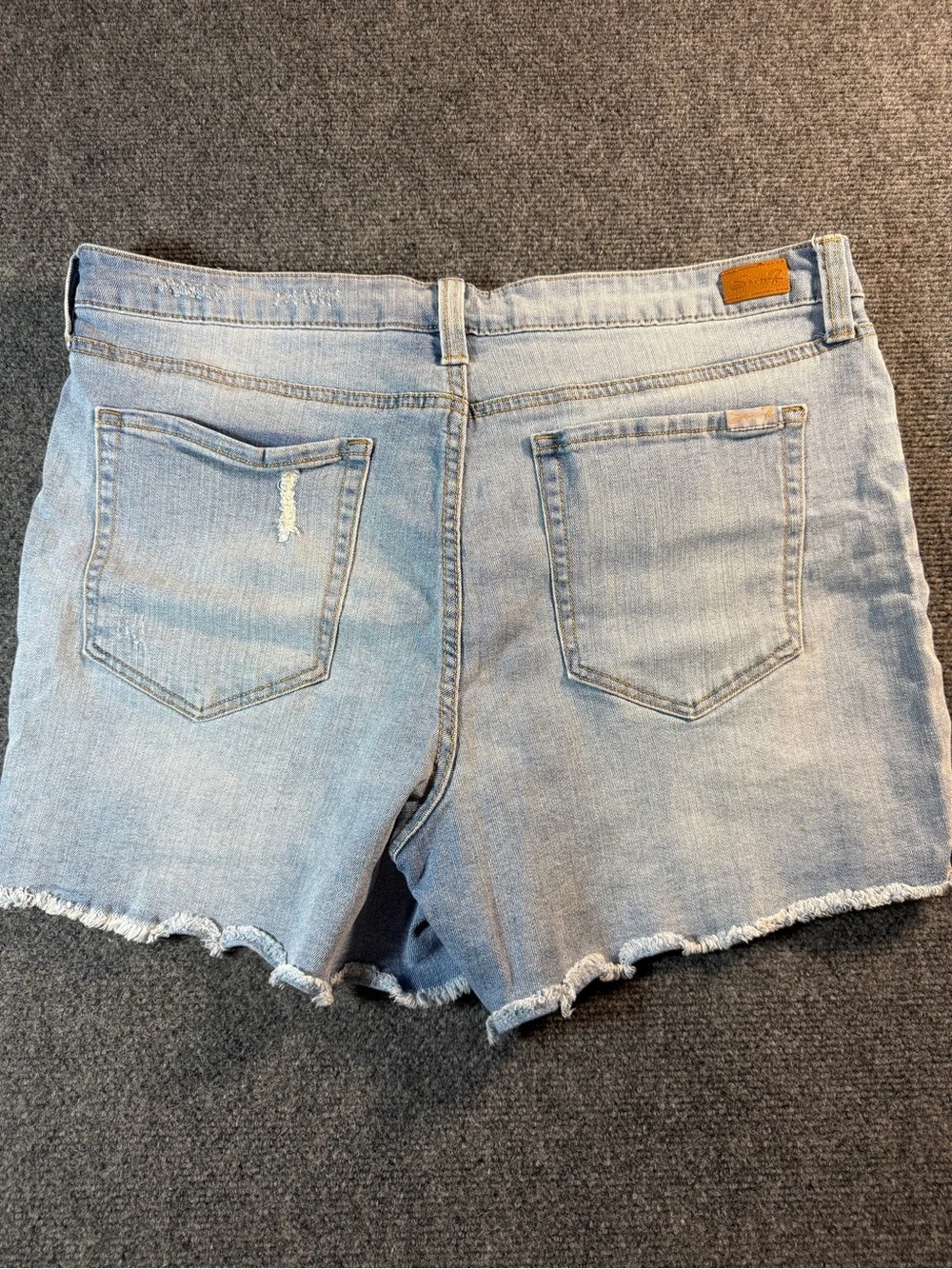 Seven7 Womens Light Wash Denim Cut Off Shorts Stretch Mid Rise Size 16